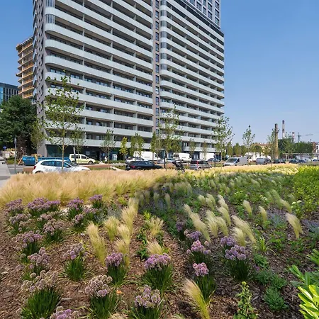 Prestiżowe Z Widokiem Na Rzekę I Parkingiem By Renters Prestige